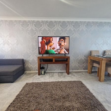 Апартаменты Stylish & Modern 2 Bed House With Free Parking Leeds Лидс Экстерьер фото