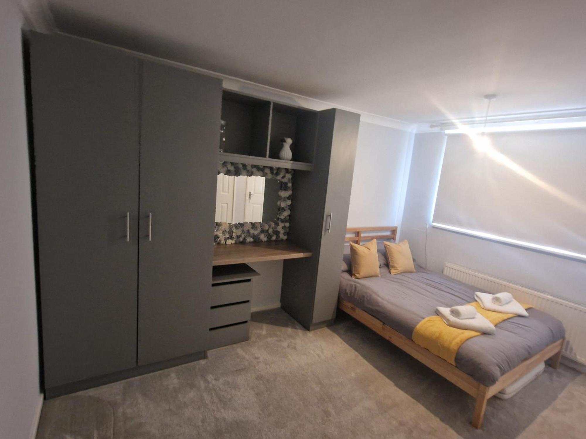 Апартаменты Stylish & Modern 2 Bed House With Free Parking Leeds Лидс Экстерьер фото