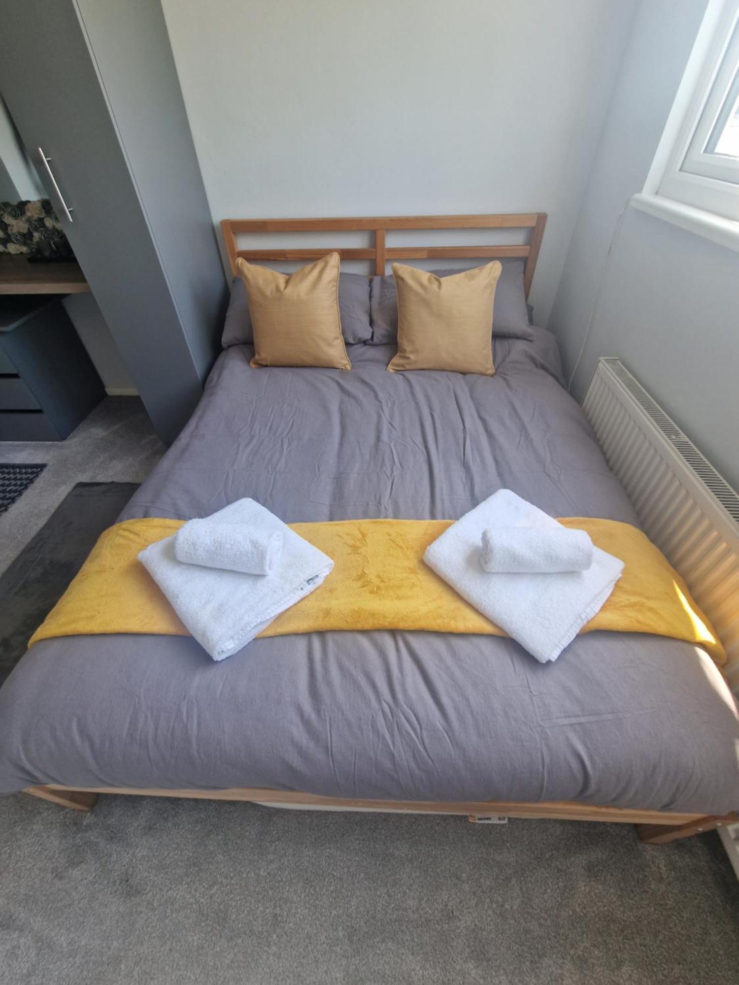 Апартаменты Stylish & Modern 2 Bed House With Free Parking Leeds Лидс Экстерьер фото