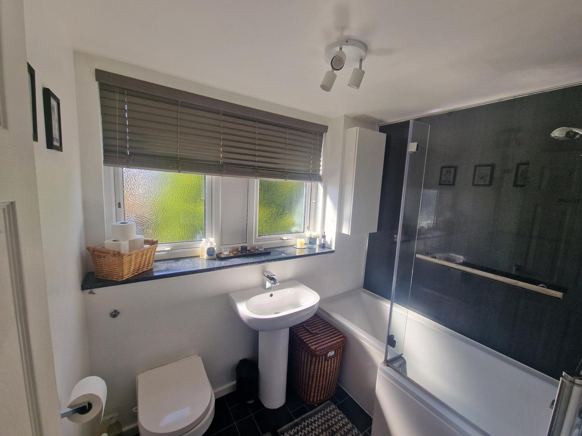 Апартаменты Stylish & Modern 2 Bed House With Free Parking Leeds Лидс Экстерьер фото